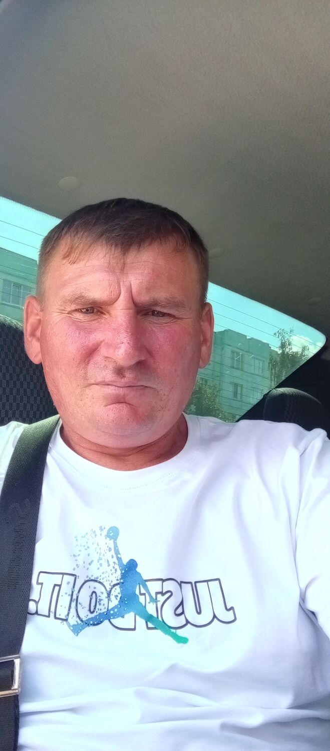  44765018  Ivan, 43 ,    