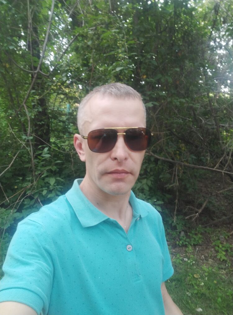  46320228  Vladislav, 42 ,    