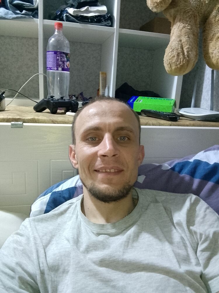  42138158  , 37 ,    