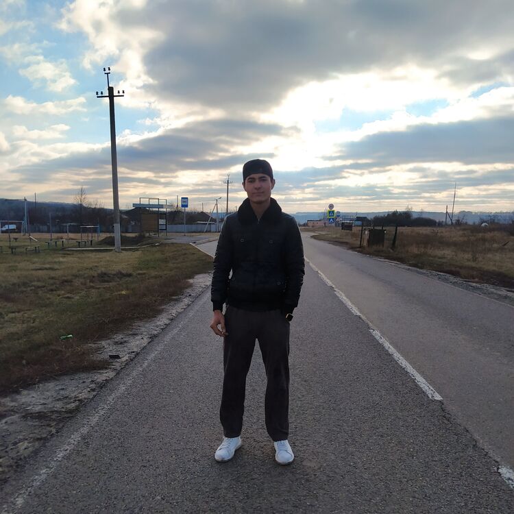  48043548  Ali, 22 ,    