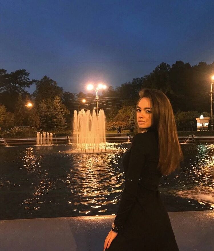  33211228  , 24 ,    -