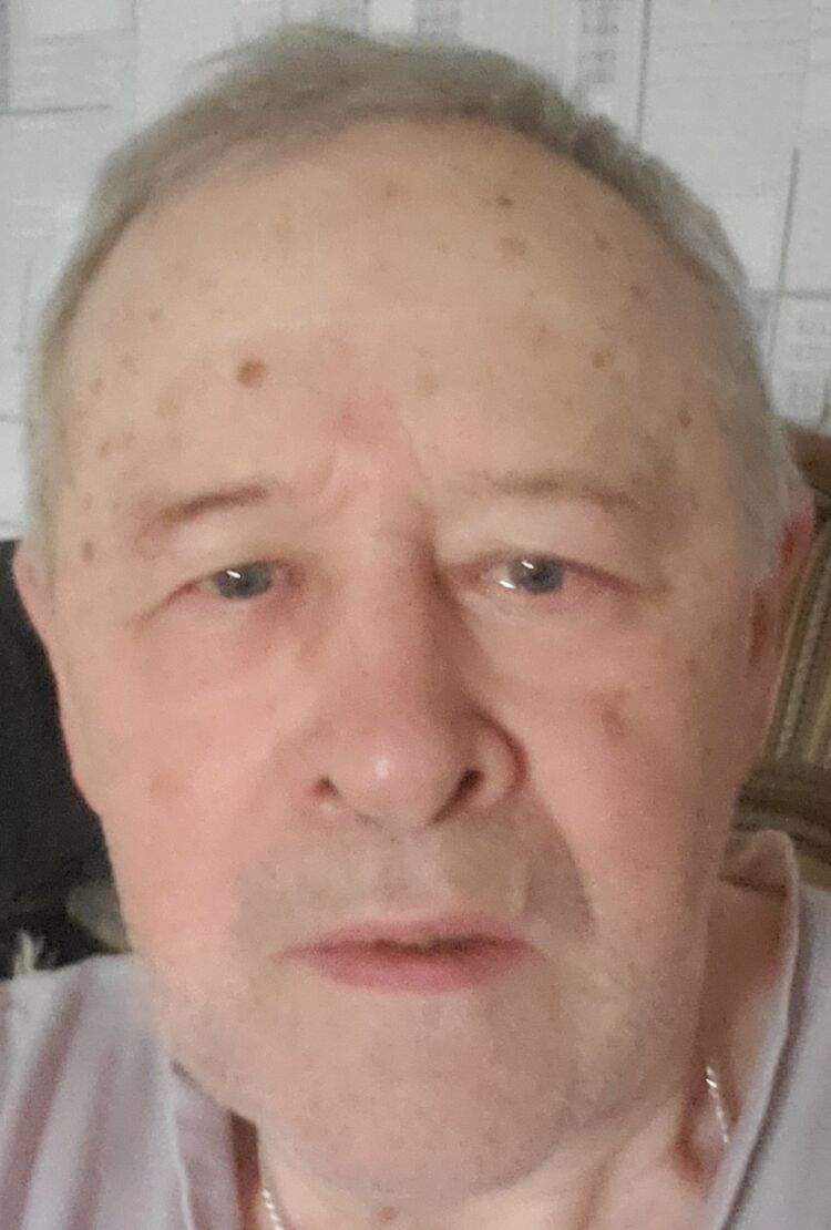  51422668  Sergey, 74 ,    