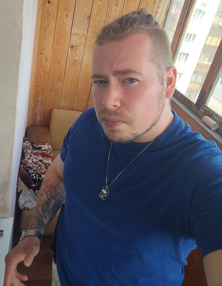  ,   Denis, 37 ,   , 