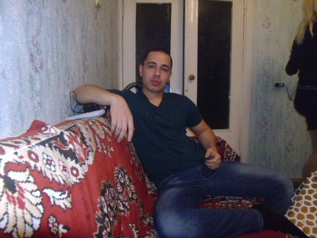  ,   Amir, 37 ,   
