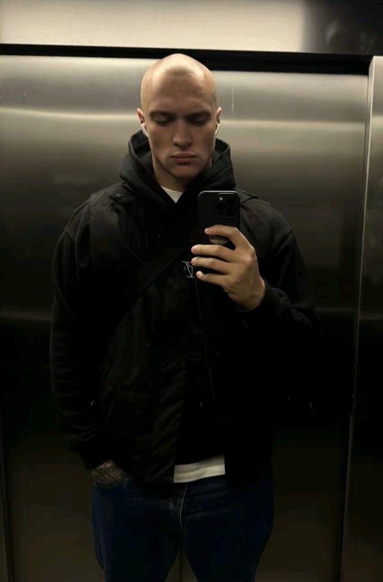  ,   ALEX, 33 ,   ,   , c 