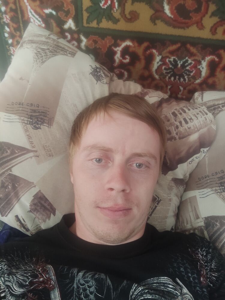  46796468  , 33 ,    