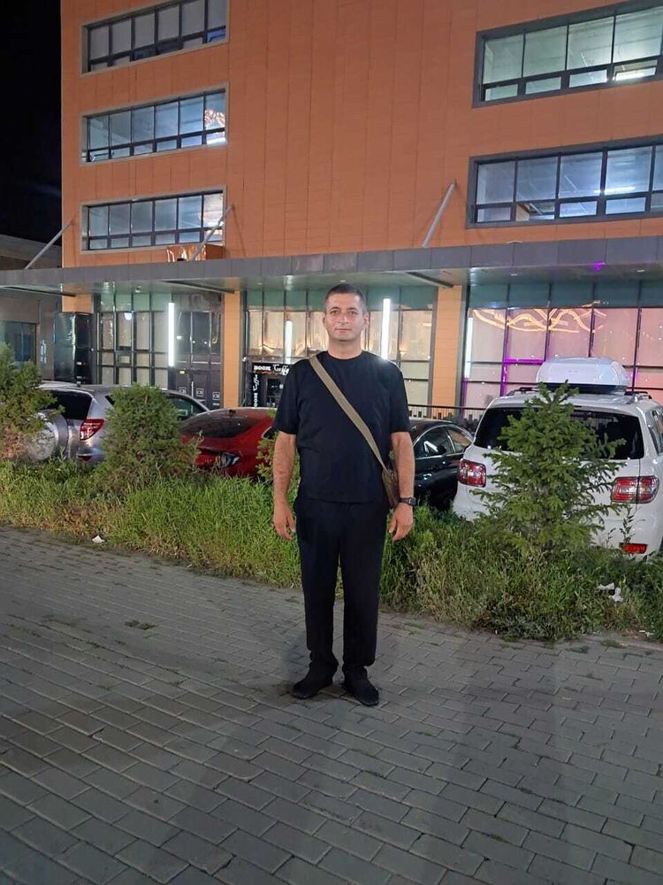  45319668  Erjan, 44 ,    