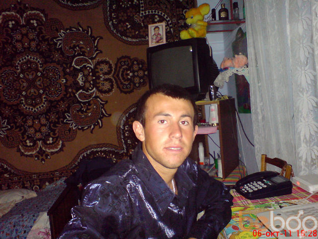  1285588  Grisa, 32 ,    