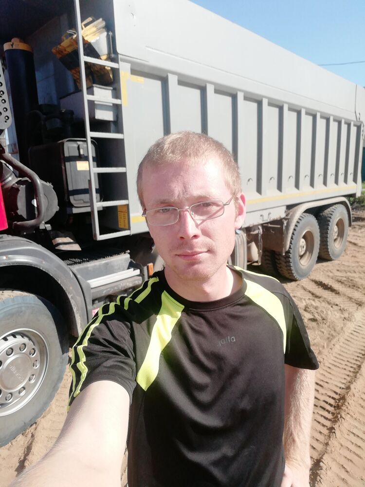  ,   Alexander, 33 ,   c 