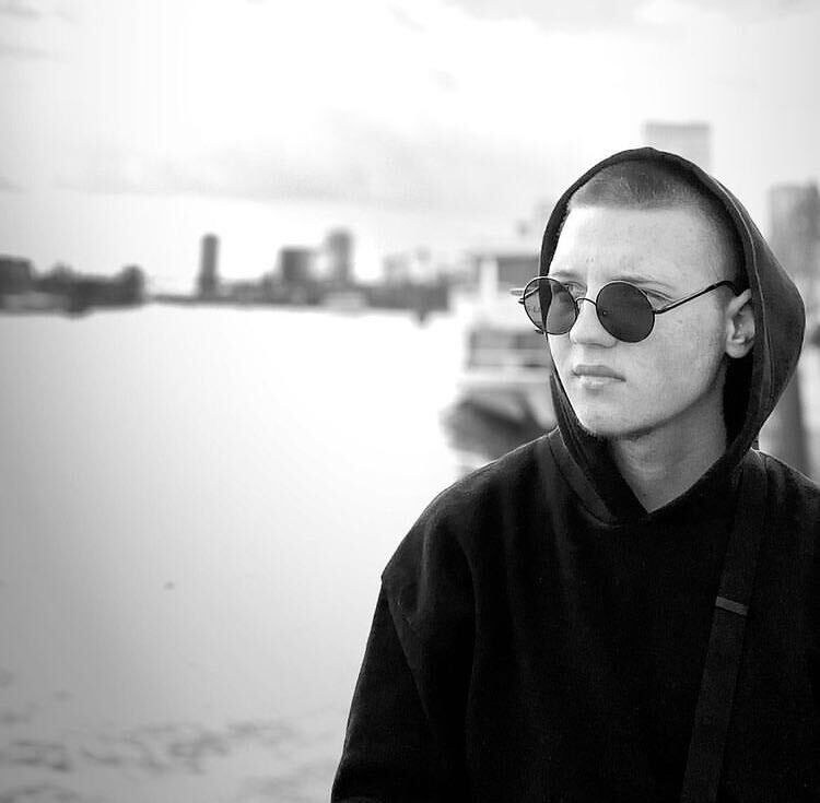  27421308  Dima, 22 ,    