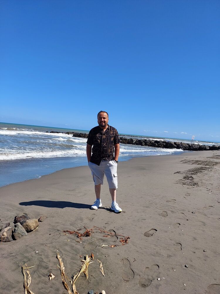  40056608  Mehmet, 40 ,    
