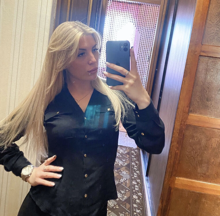  45974238  Veronika, 25 ,    