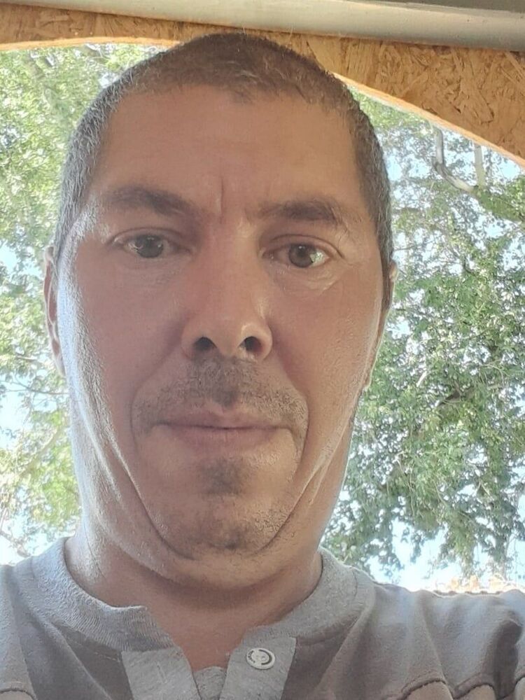  28615368  Radik, 44 ,    