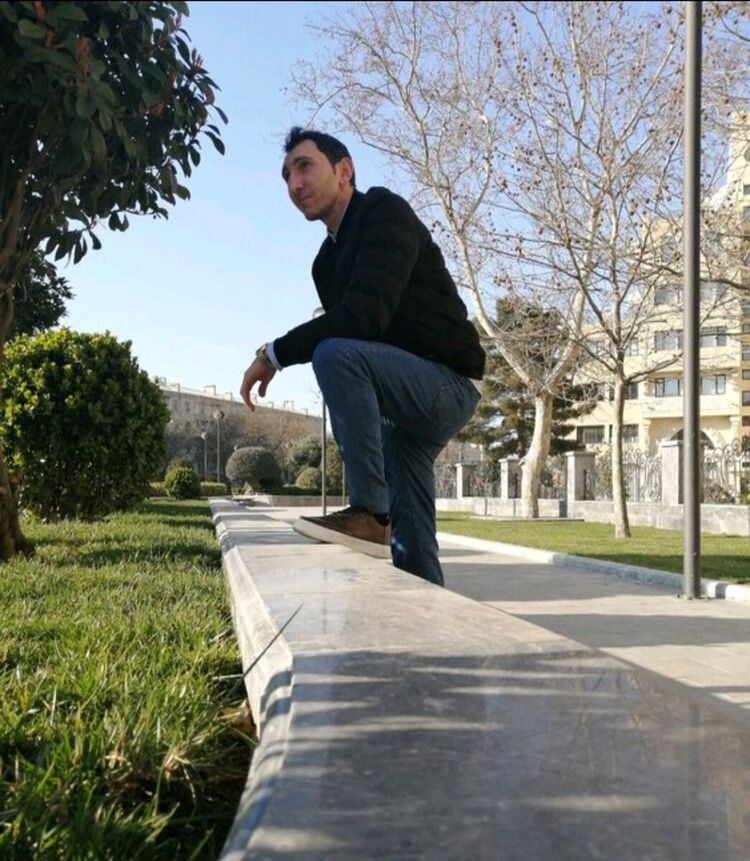 20227438  RamiN, 37 ,    