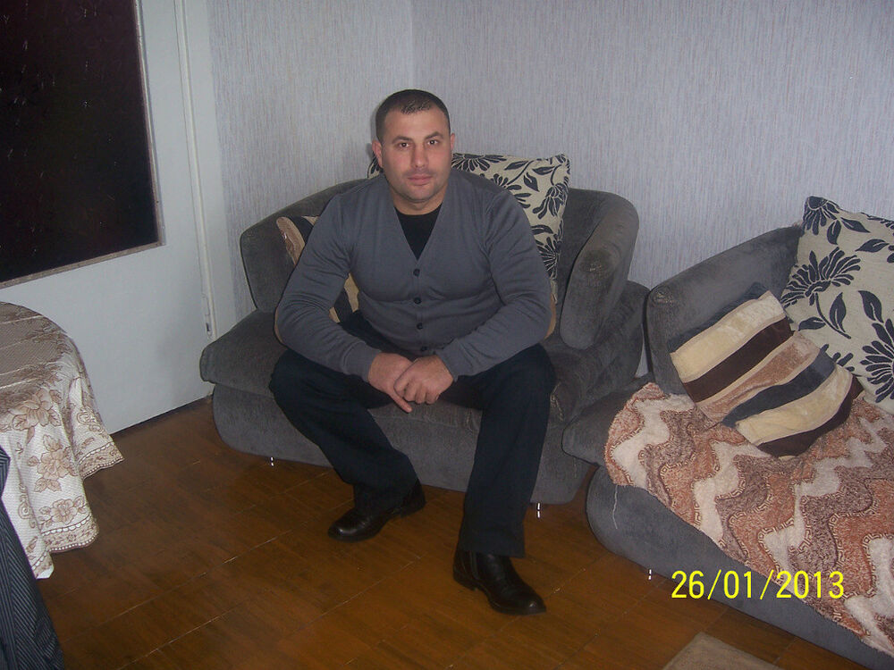  ,   Leon, 48 ,   
