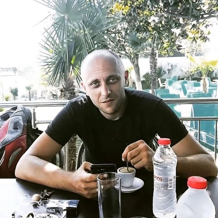  54762068  , 43 ,    Budva