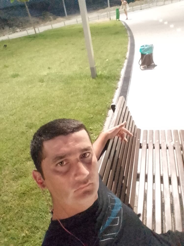  45748818  , 30 ,    