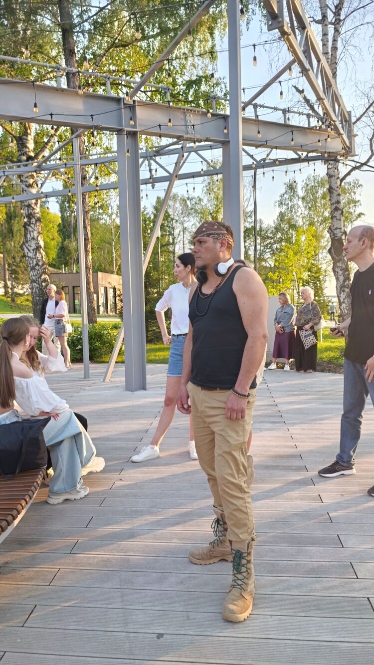  54087118  Daniel, 48 ,    