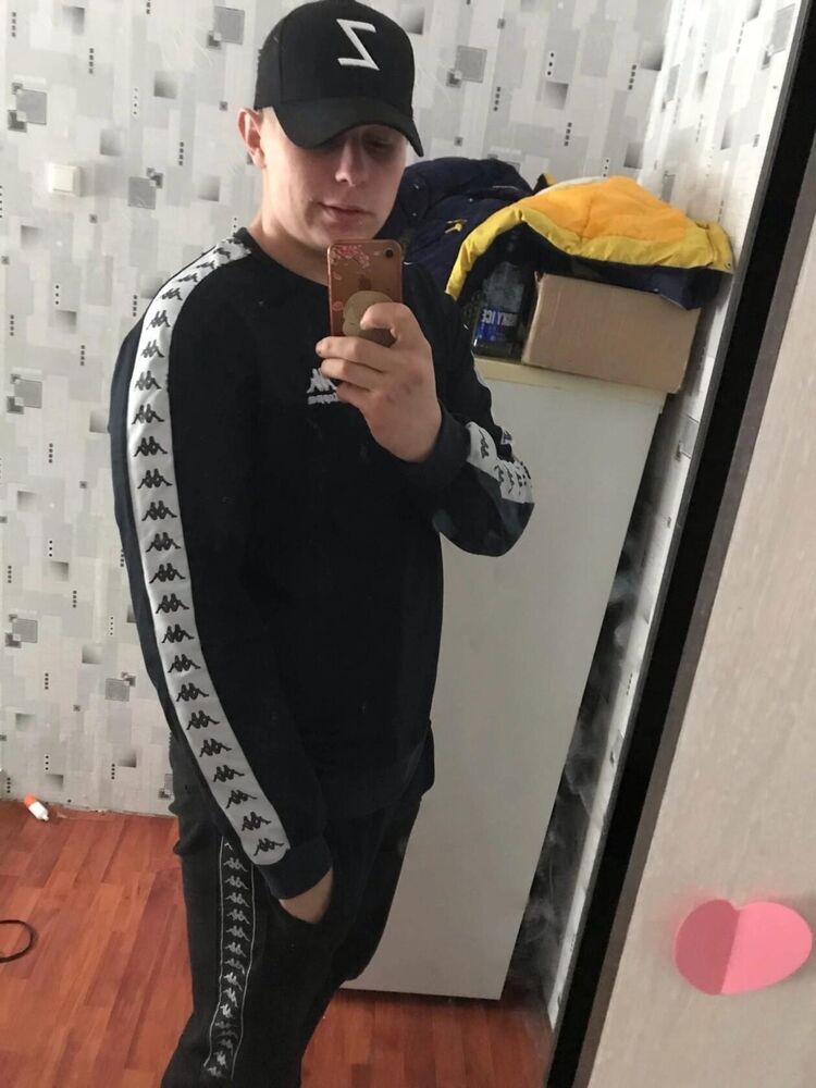  33220808  Nikita, 20 ,    