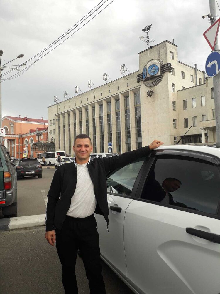  ,   Ruslan, 37 ,   ,   , c 