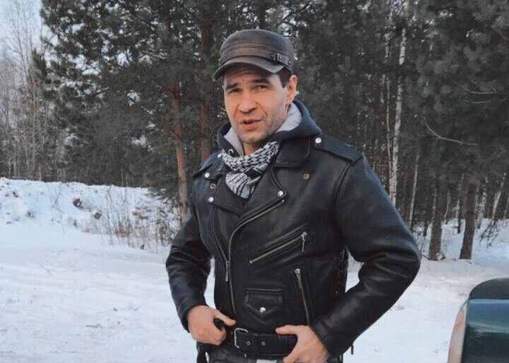  ,   Alex, 48 ,   