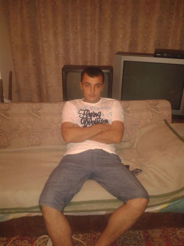  33295498  Mansur, 41 ,    