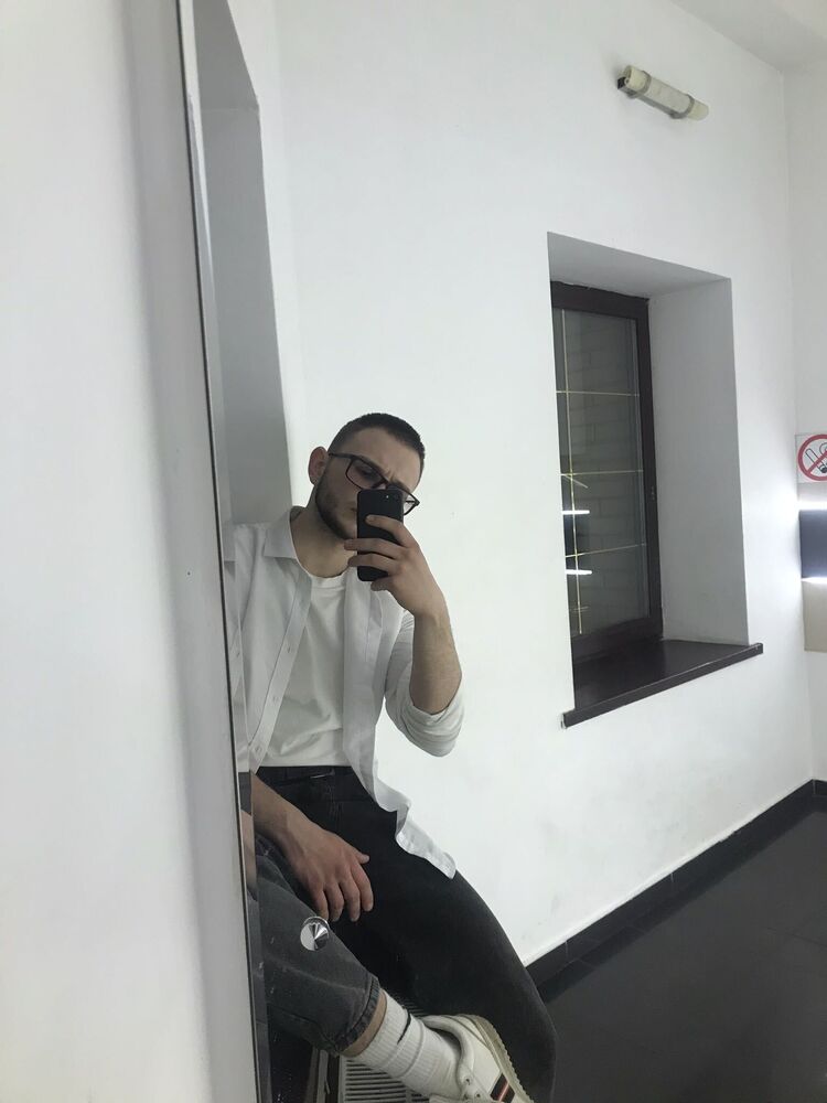  37002198  , 22 ,    