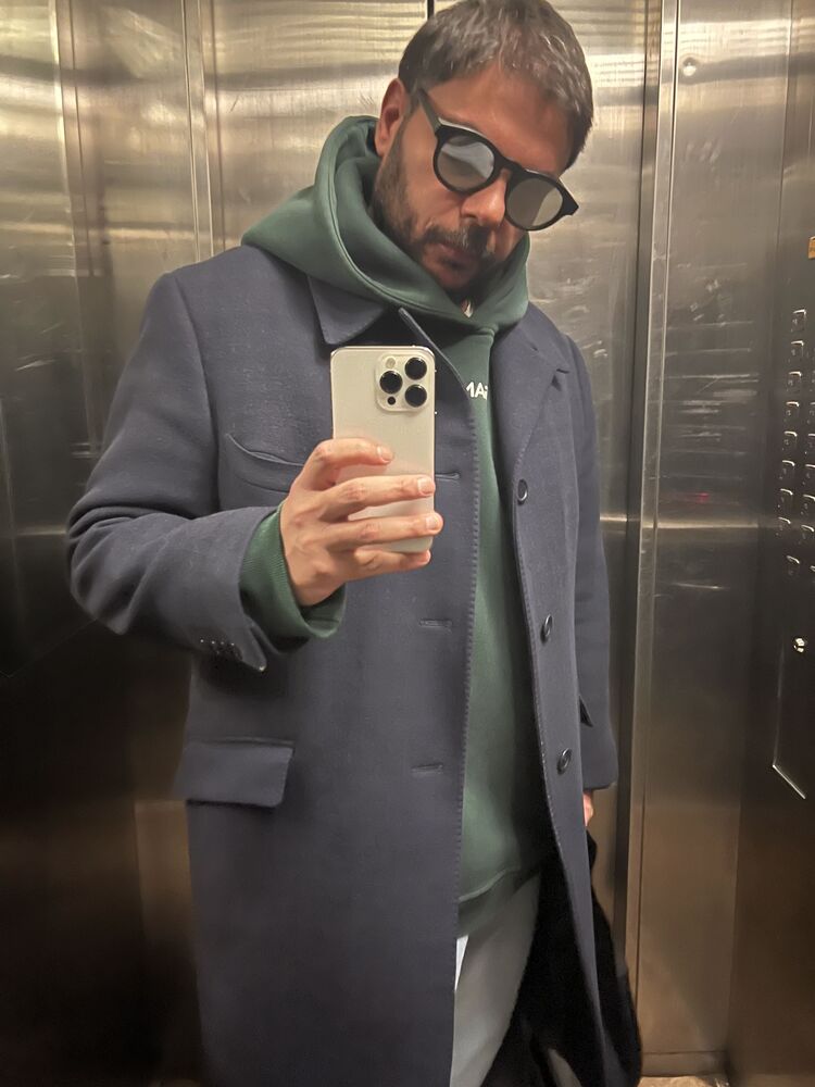  29777368  Angelo, 44 ,    