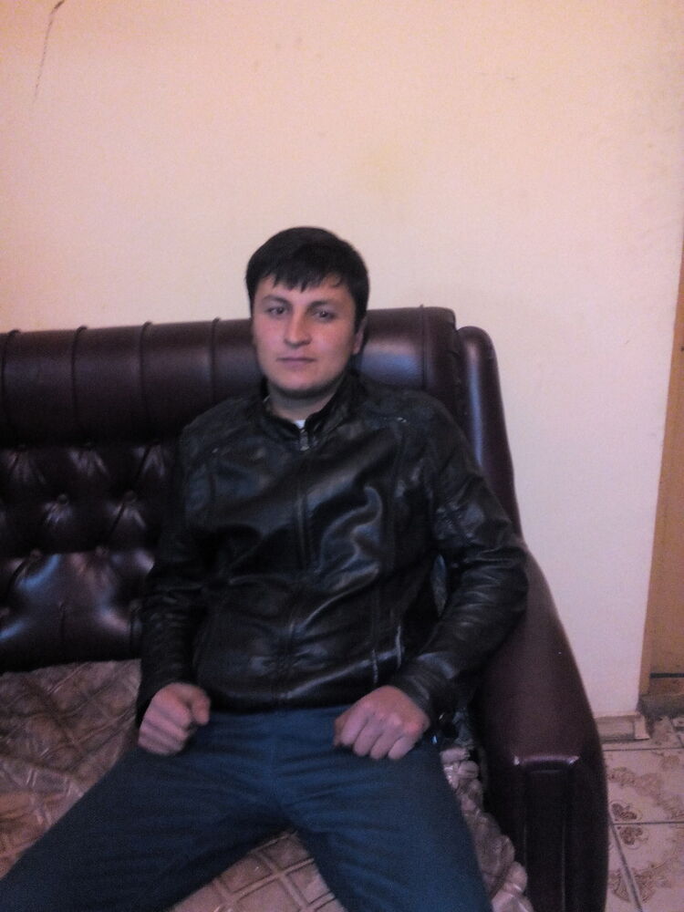  8322828  Parviz, 34 ,    