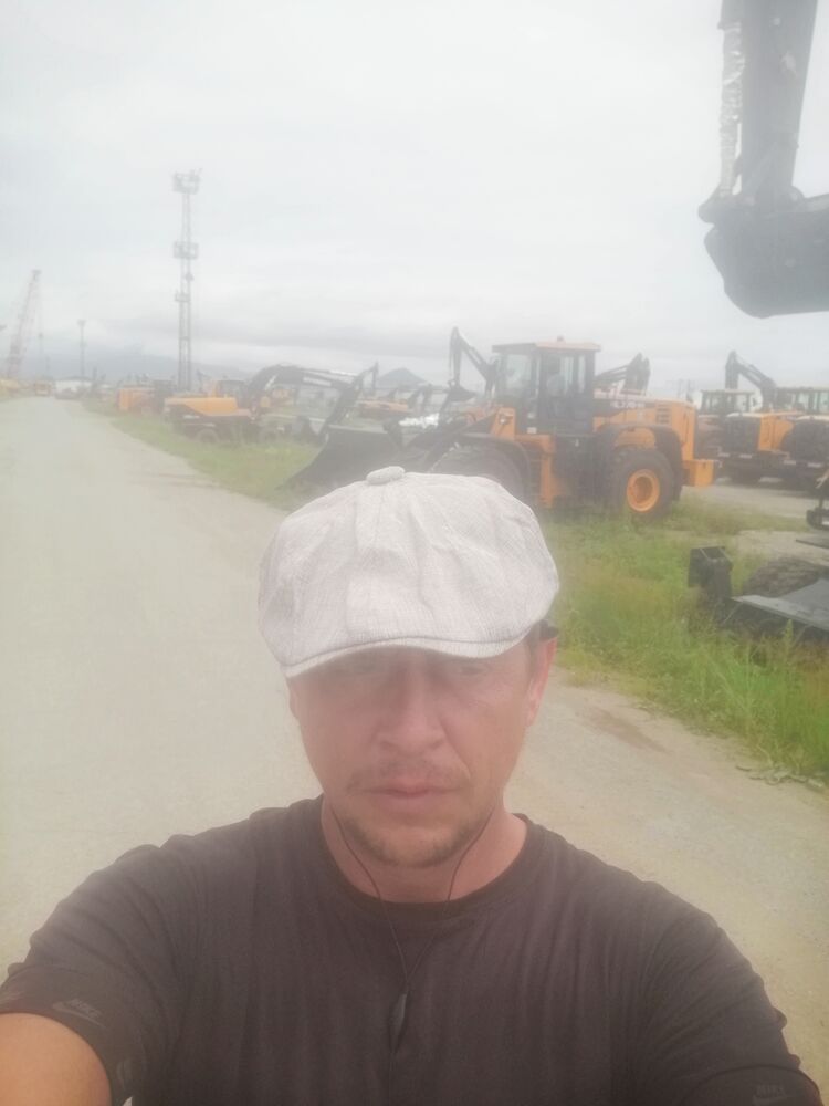  28543598  Dgozev, 40 ,    