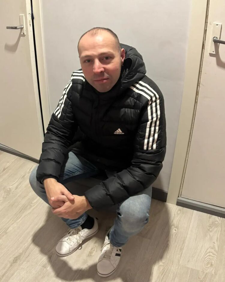  48374728  , 35 ,    