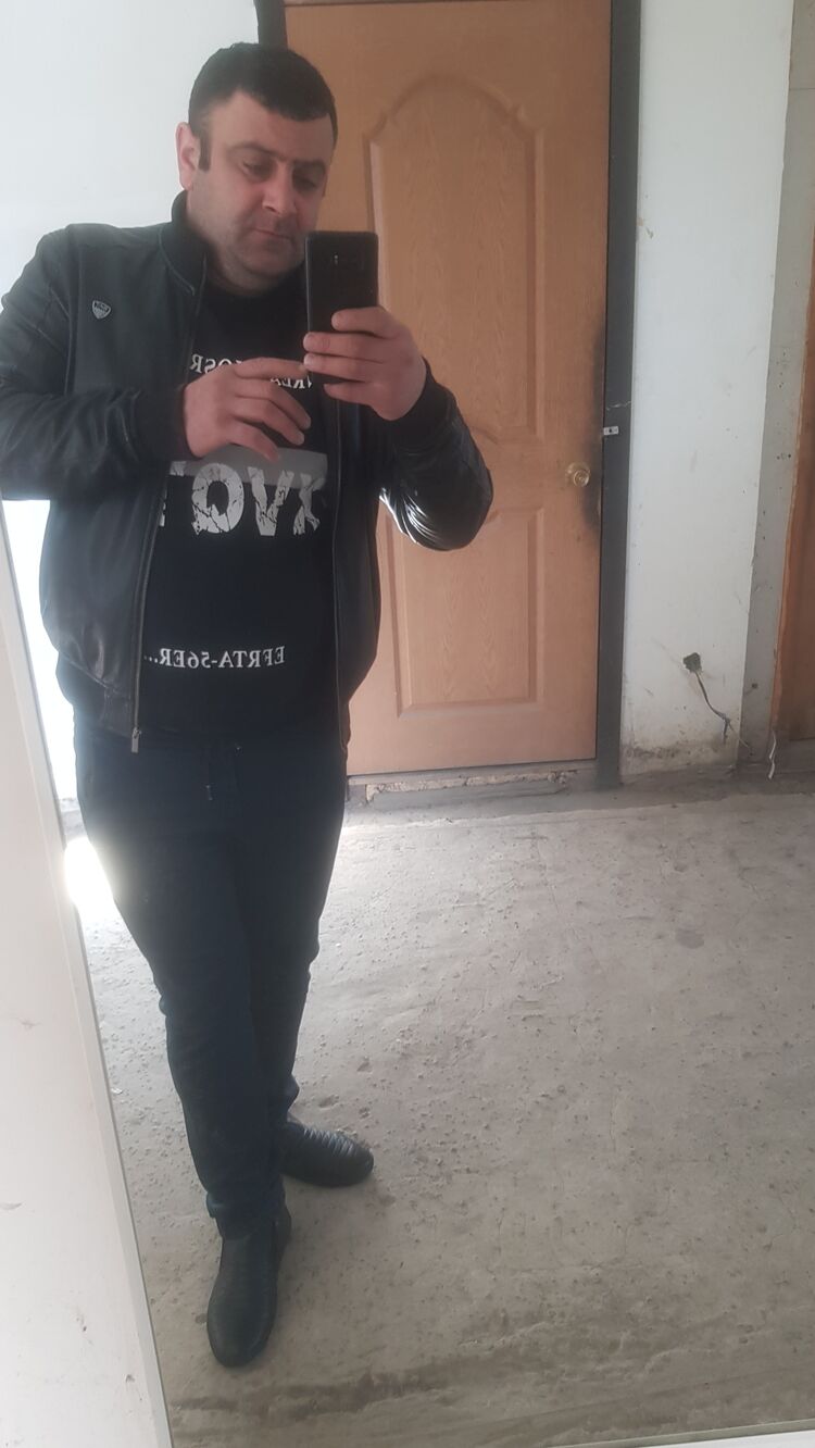  38062098  Artur, 36 ,    