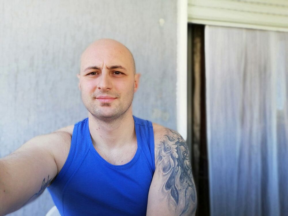  18926528  Giovanni, 38 ,    Rome