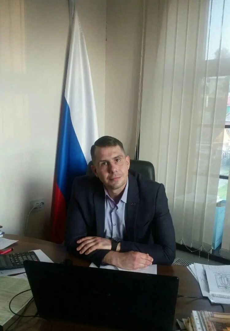  ,   Maxim, 39 ,   ,   , c , 