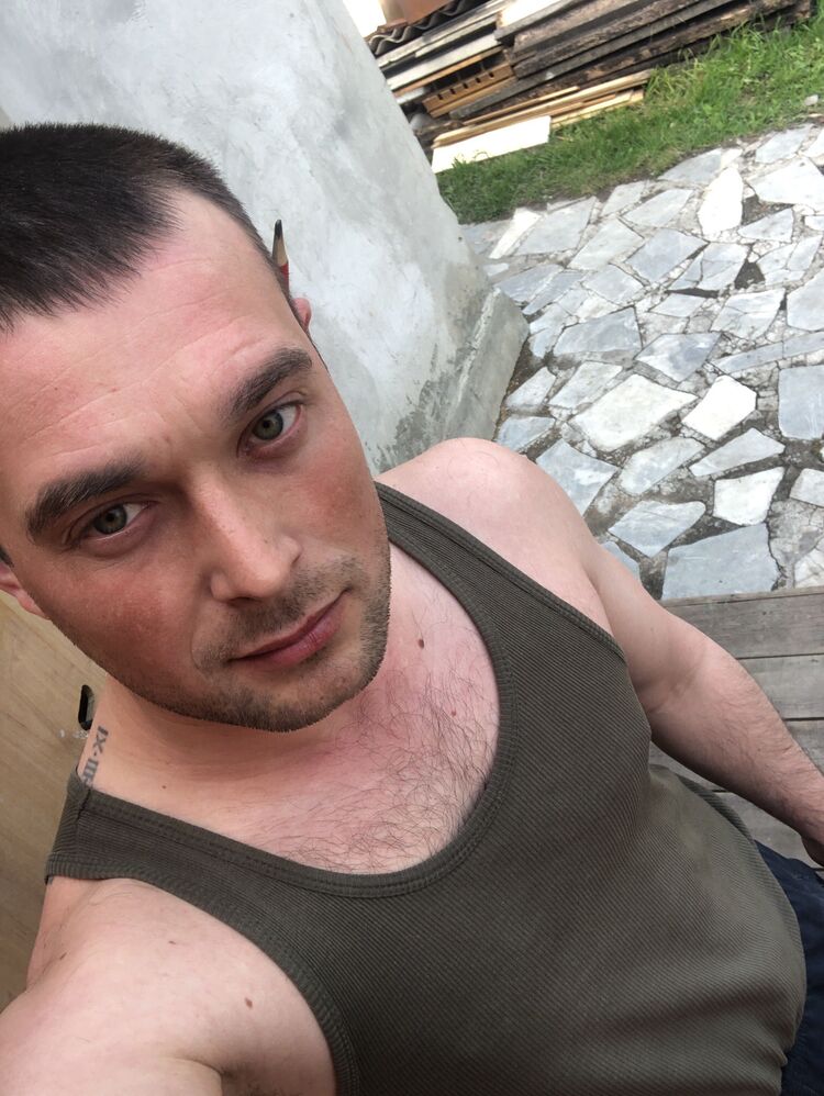  43046268  , 32 ,    
