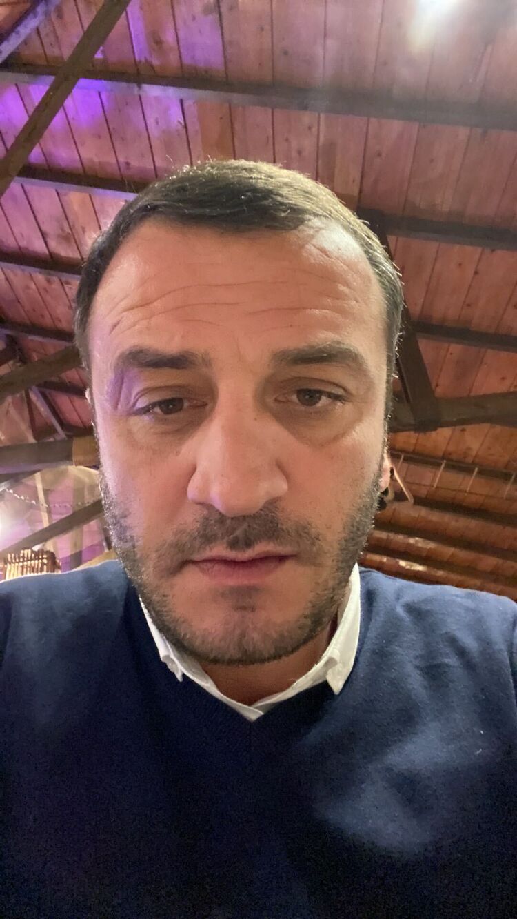  43406488  Teimuraz, 40 ,    