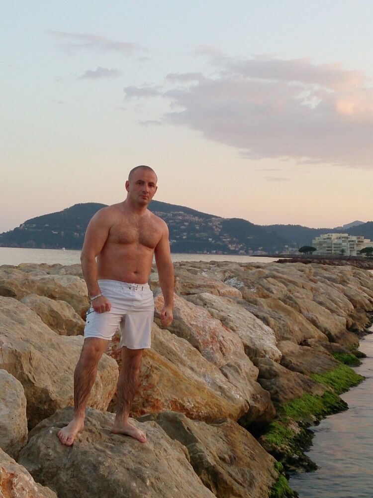  4872978  , 41 ,    Cannes