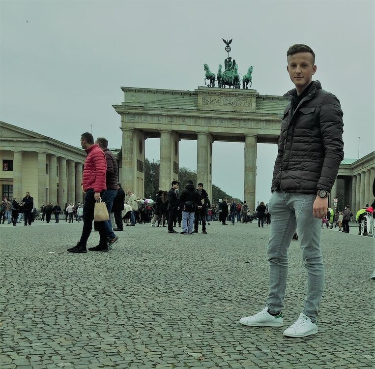  ,   Alex, 28 ,   ,   , c 