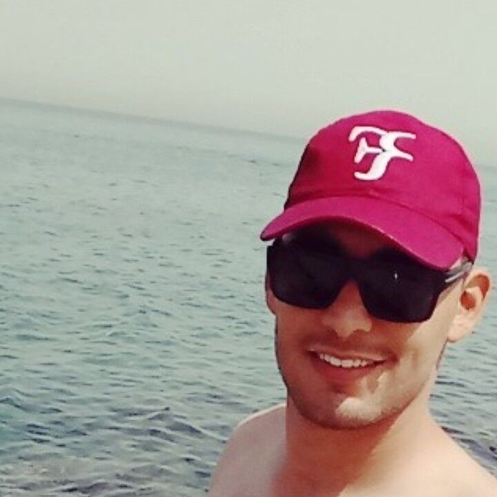  16641308  Nasreddine, 31 ,    Algiers