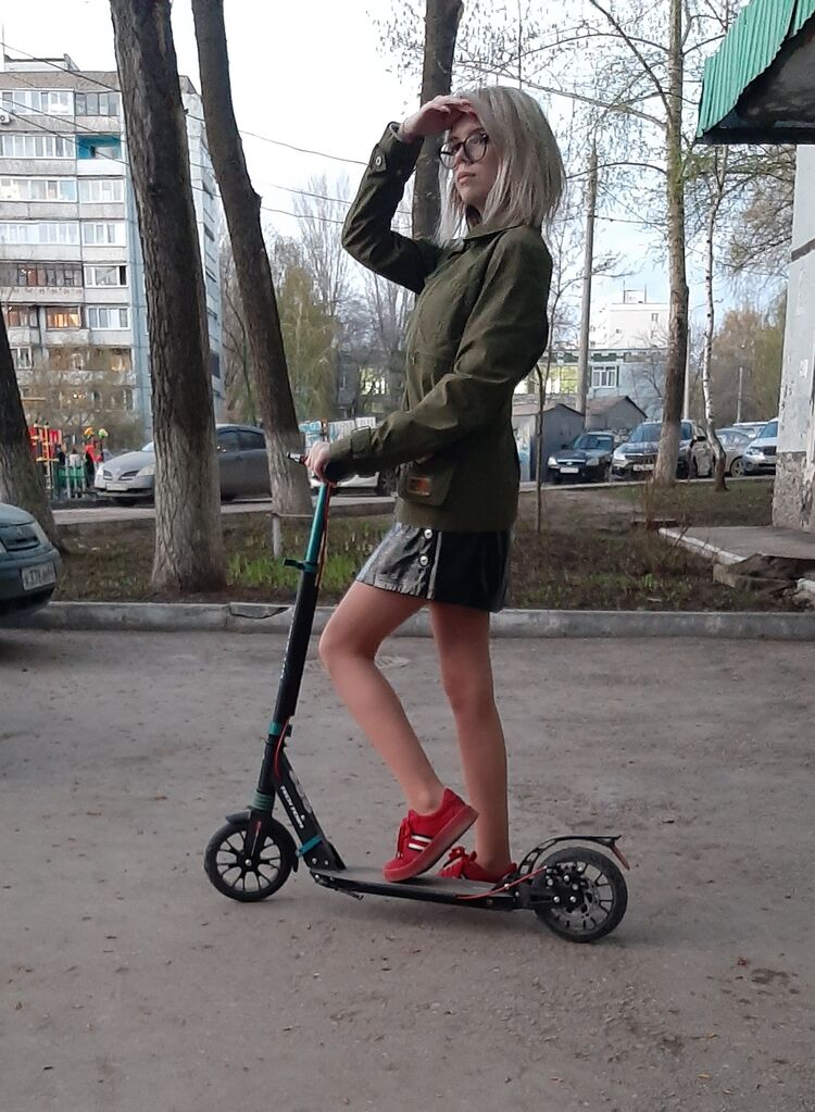  ,   Veronika, 21 ,   ,   