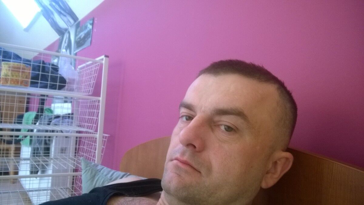  10729058  Urekech, 38 ,    