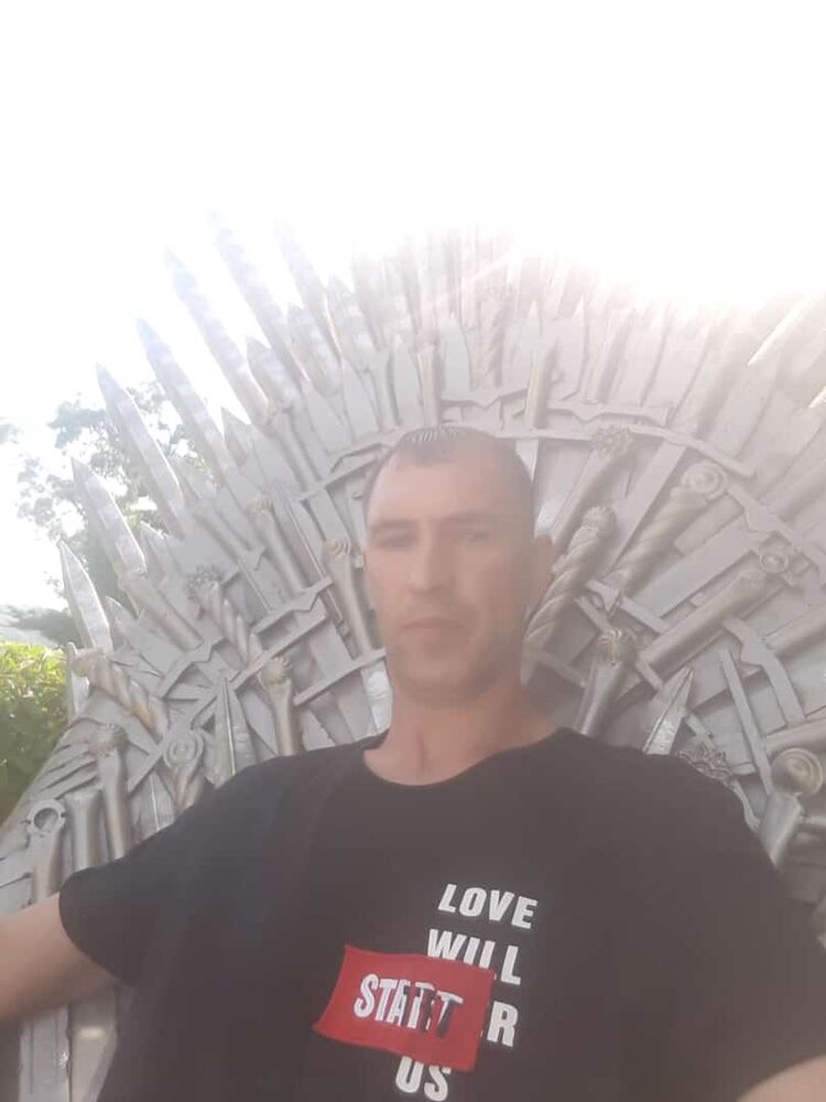  40424318  , 48 ,    