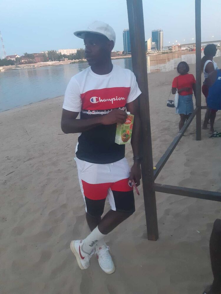  36069758  , 25 ,    Bissau