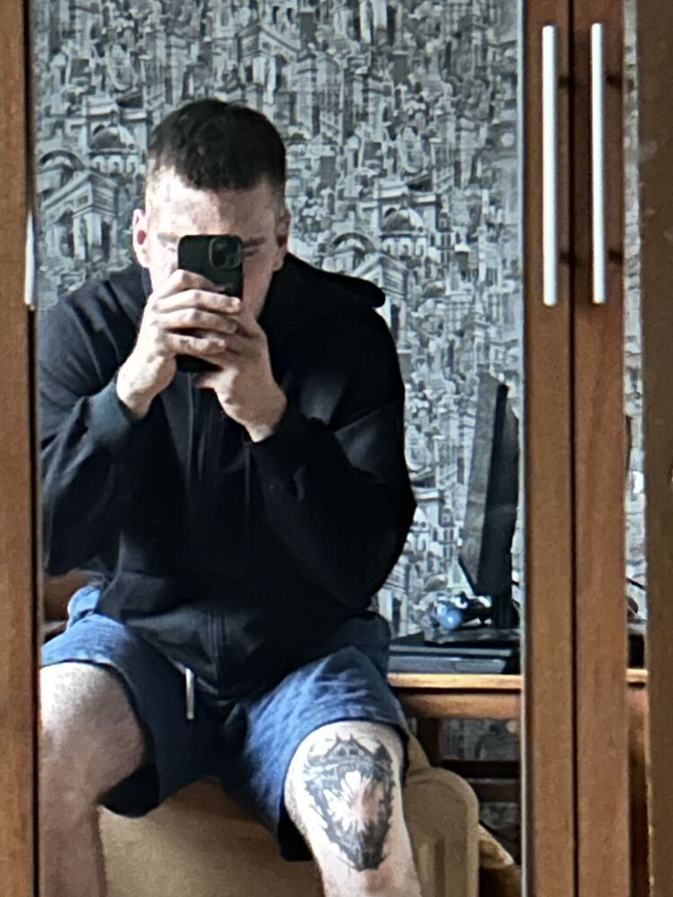  38974748  Dmitrii, 22 ,    
