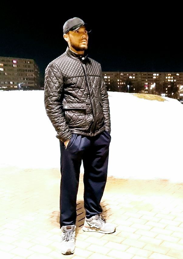  43076288  Abduqayum, 27 ,     