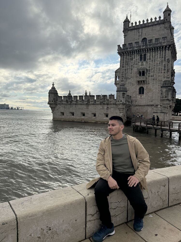  54692328  Daniel, 27 ,    Perafita