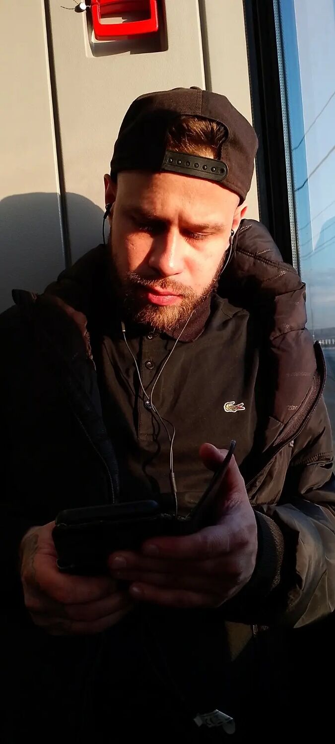  43695028  , 33 ,    -