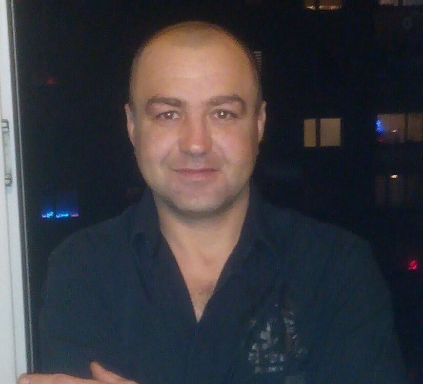  17167798  Viktor, 47 ,    