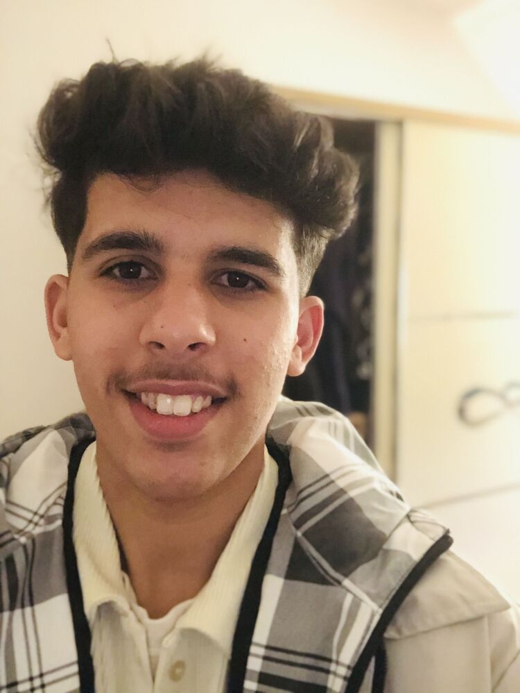 ,   Elias, 25 ,   ,   