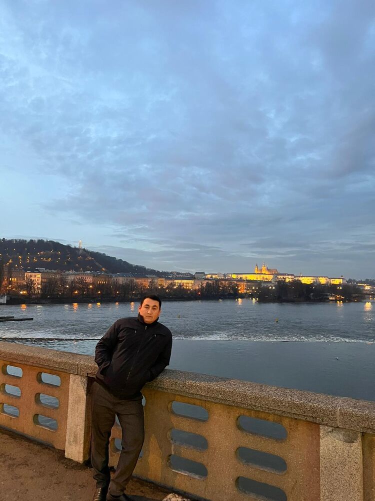  52889098  Otabek, 28 ,    